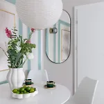 Apartment Holt - Sublime Minty 1br On The Park