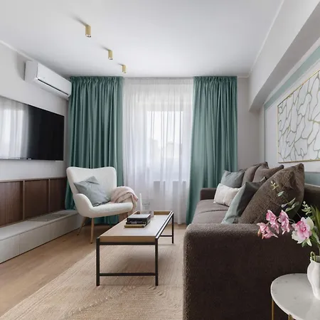 Holt - Sublime Minty 1br On The Park Apartment Bucharest