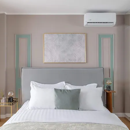 Apartment Holt - Sublime Minty 1br On The Park Bukarest