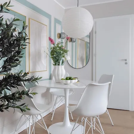 Holt - Sublime Minty 1br On The Park * Bucharest