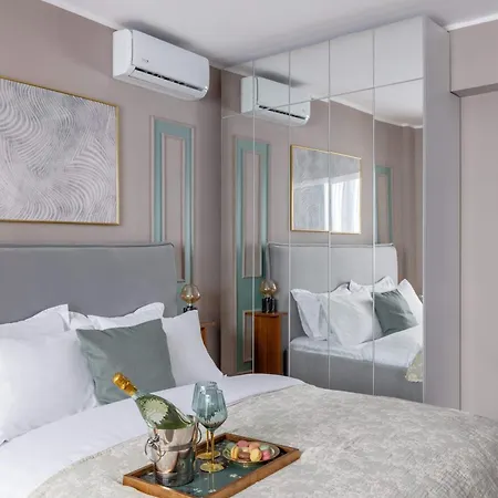 Holt - Sublime Minty 1br On The Park Bukarest
