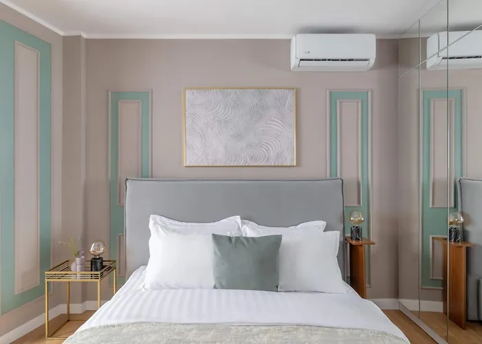 Apartment Holt - Sublime Minty 1br On The Park Bucharest
