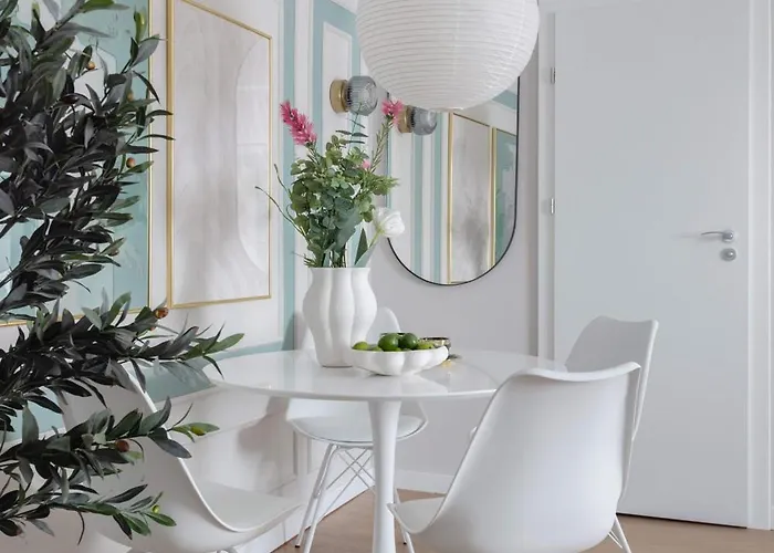 Holt - Sublime Minty 1br On The Park * Bucharest