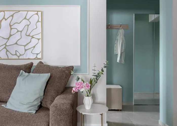 Holt - Sublime Minty 1br On The Park Apartment Bucharest