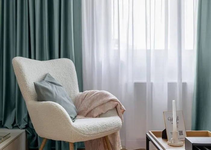 Holt - Sublime Minty 1br On The Park Apartment