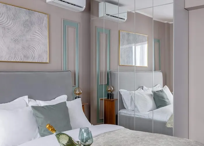 Holt - Sublime Minty 1br On The Park Bucharest