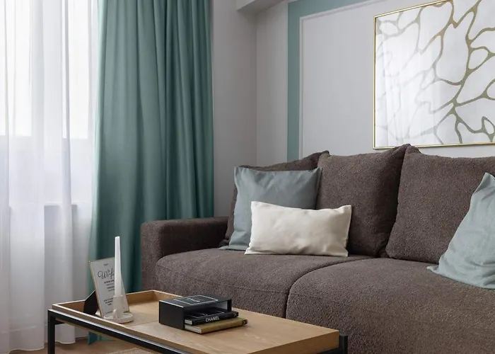 Holt - Sublime Minty 1br On The Park Apartment *