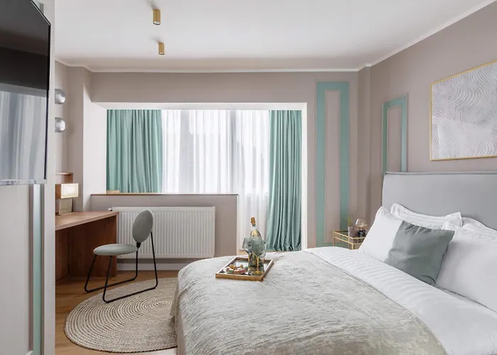 Holt - Sublime Minty 1br On The Park Bucharest